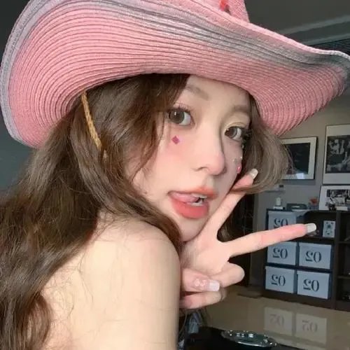 左撇子女人